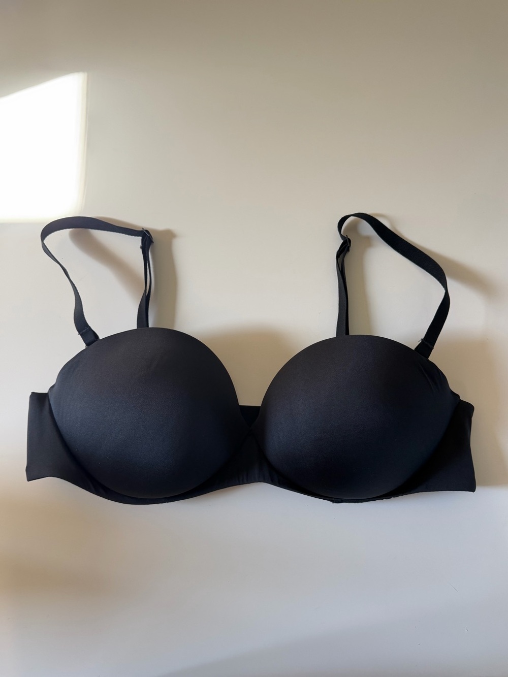 SKIMS Ultimate Strapless Bra Onyx 38B NWOT